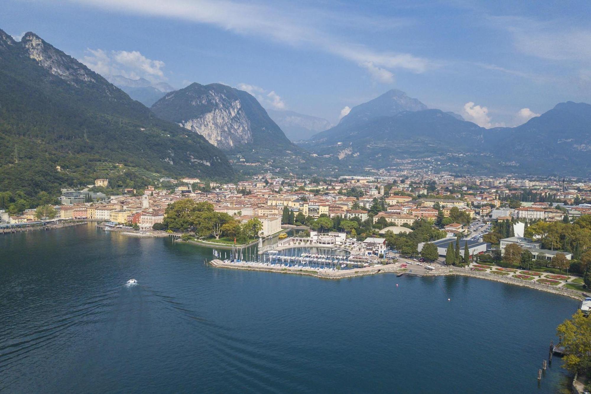 Casa Margherita Few Minutes From Lake - Happy Rentals Riva del Garda Extérieur photo
